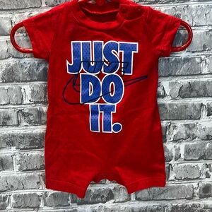 Nike‎ romper